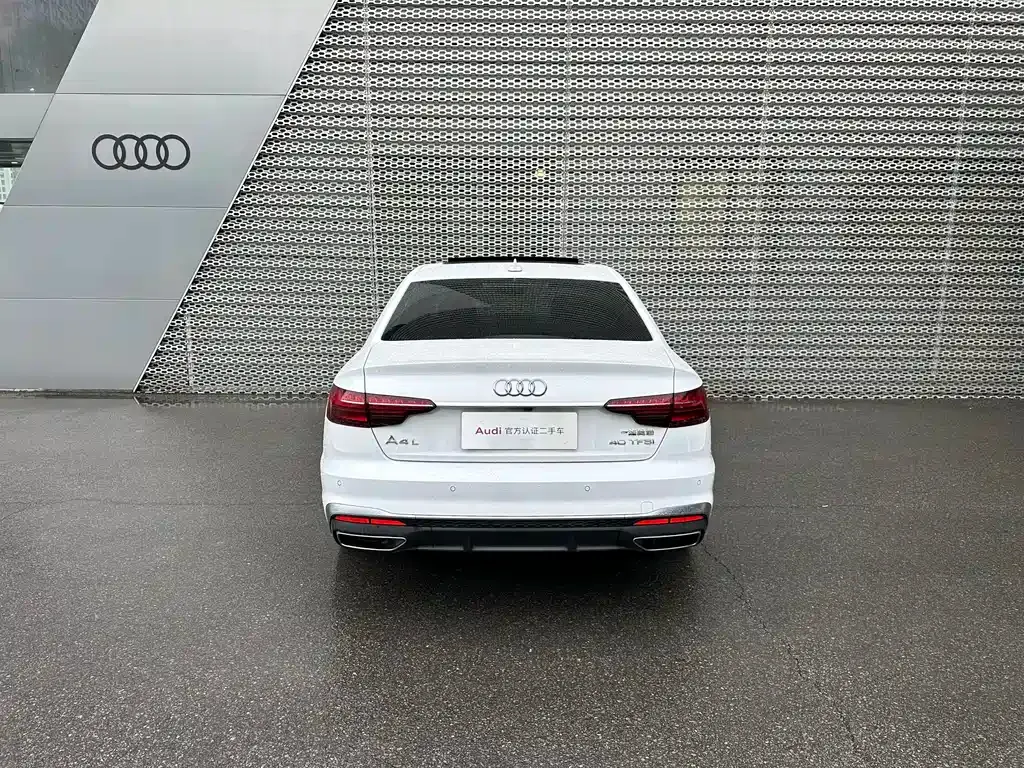 Audi A4L 2022 из CN, фото 4