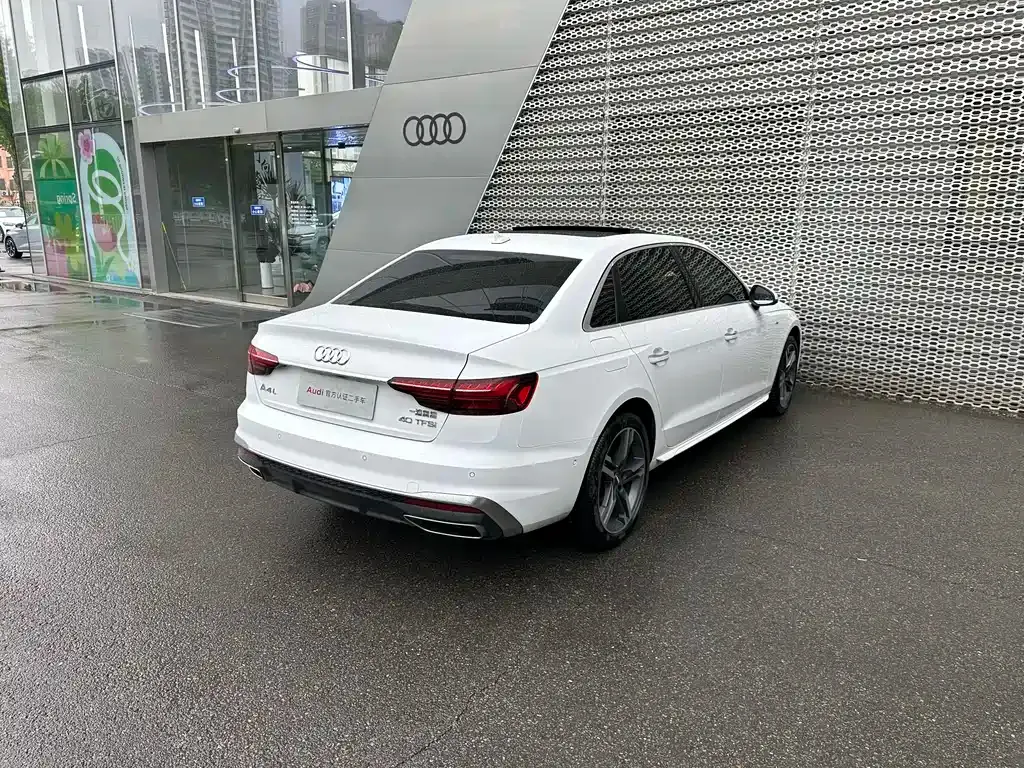 Audi A4L 2022 из CN, фото 5