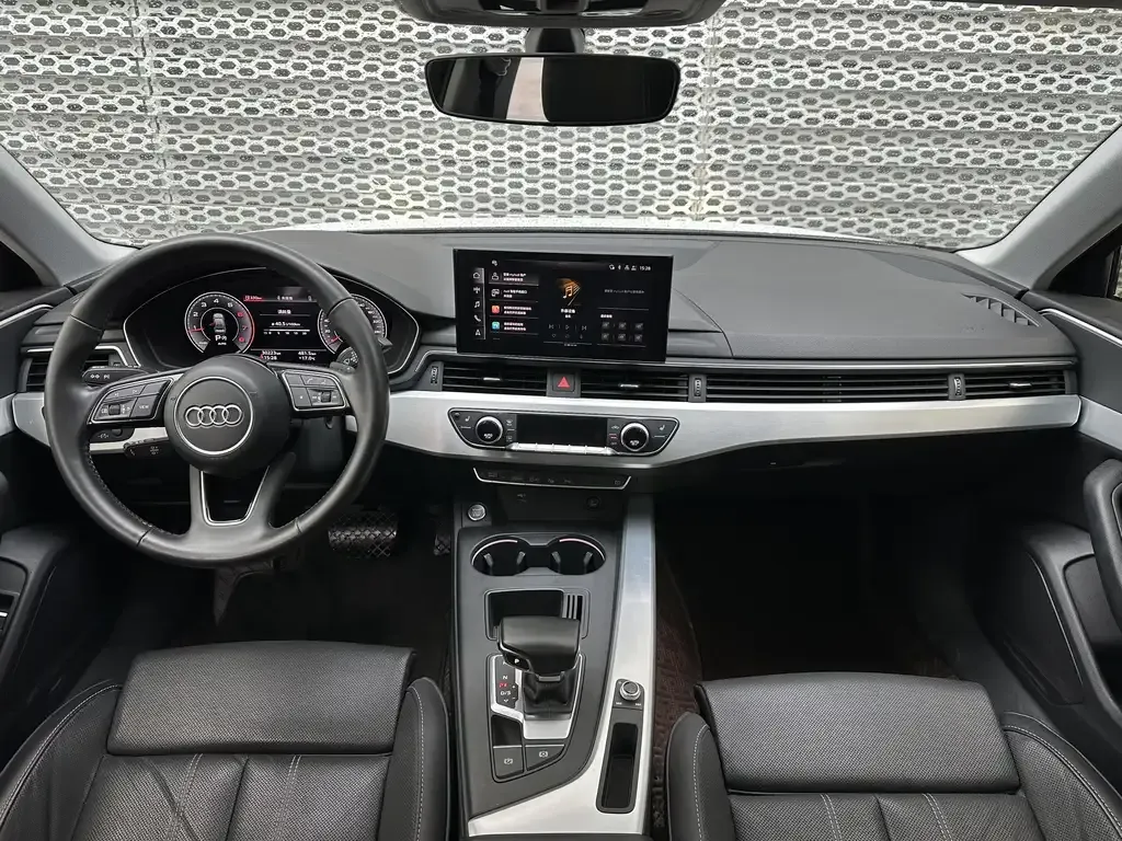 Audi A4L 2022 из CN, фото 7