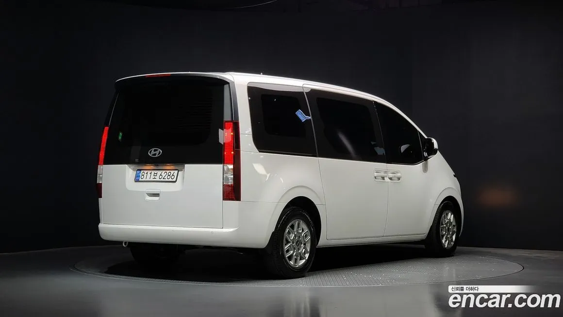 Hyundai Staria — фото 2