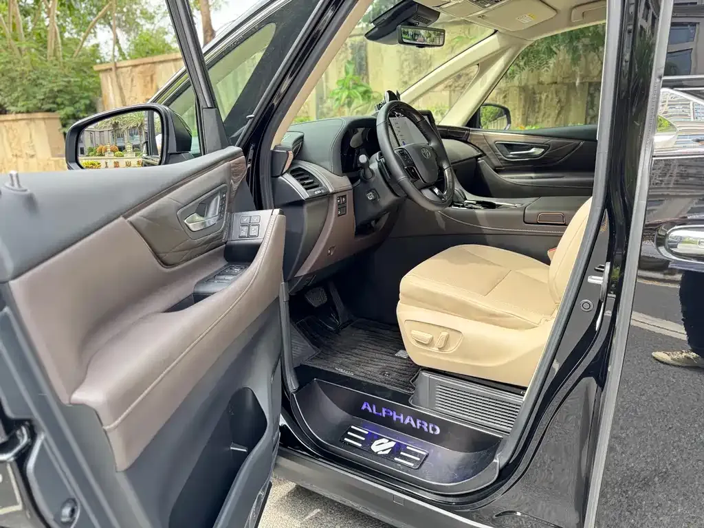 Toyota Alphard 2024 из CN, фото 9