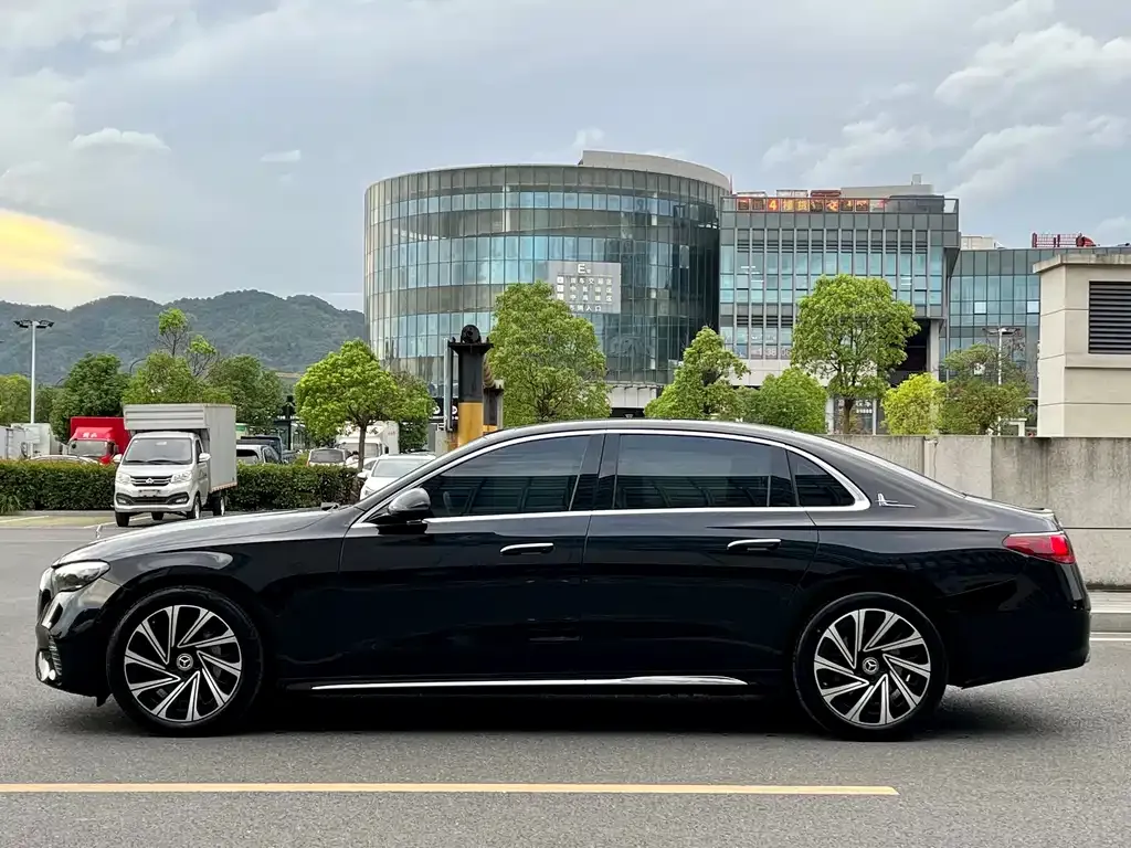 Mercedes-Benz E-Class 2024 из CN, фото 10