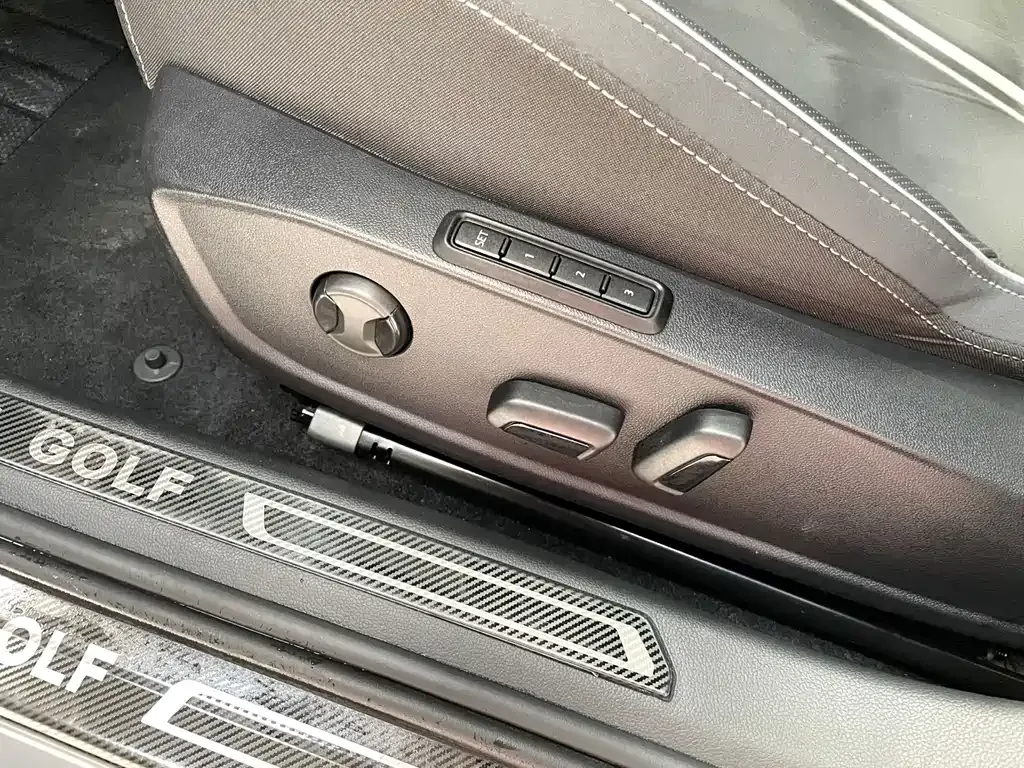 Volkswagen Golf 2022 из CN, фото 10