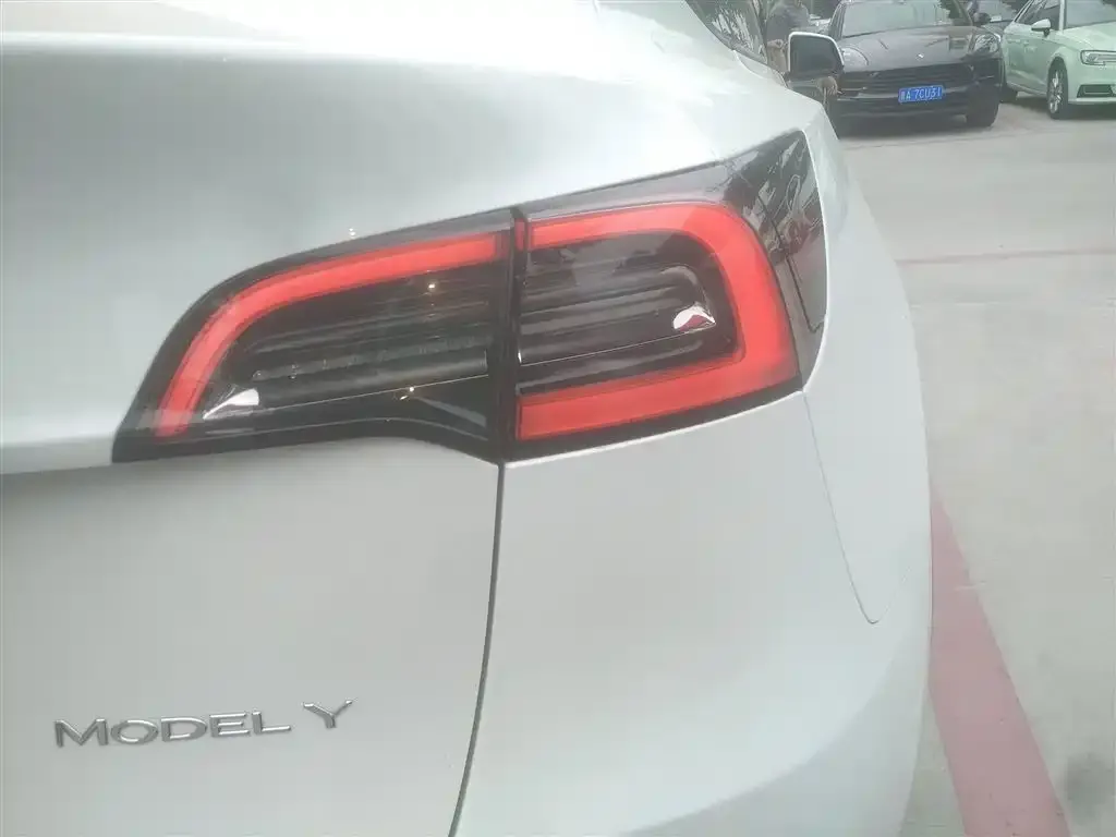 Tesla Model Y 2022 из CN, фото 8