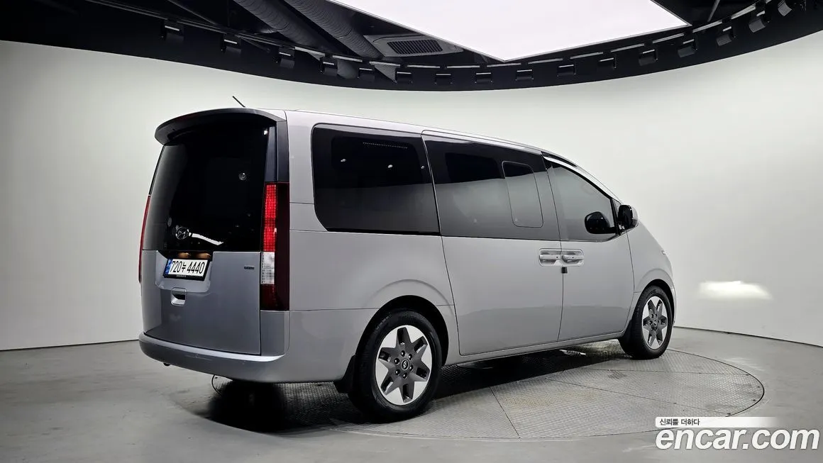Hyundai Staria 2022 из KR, фото 2