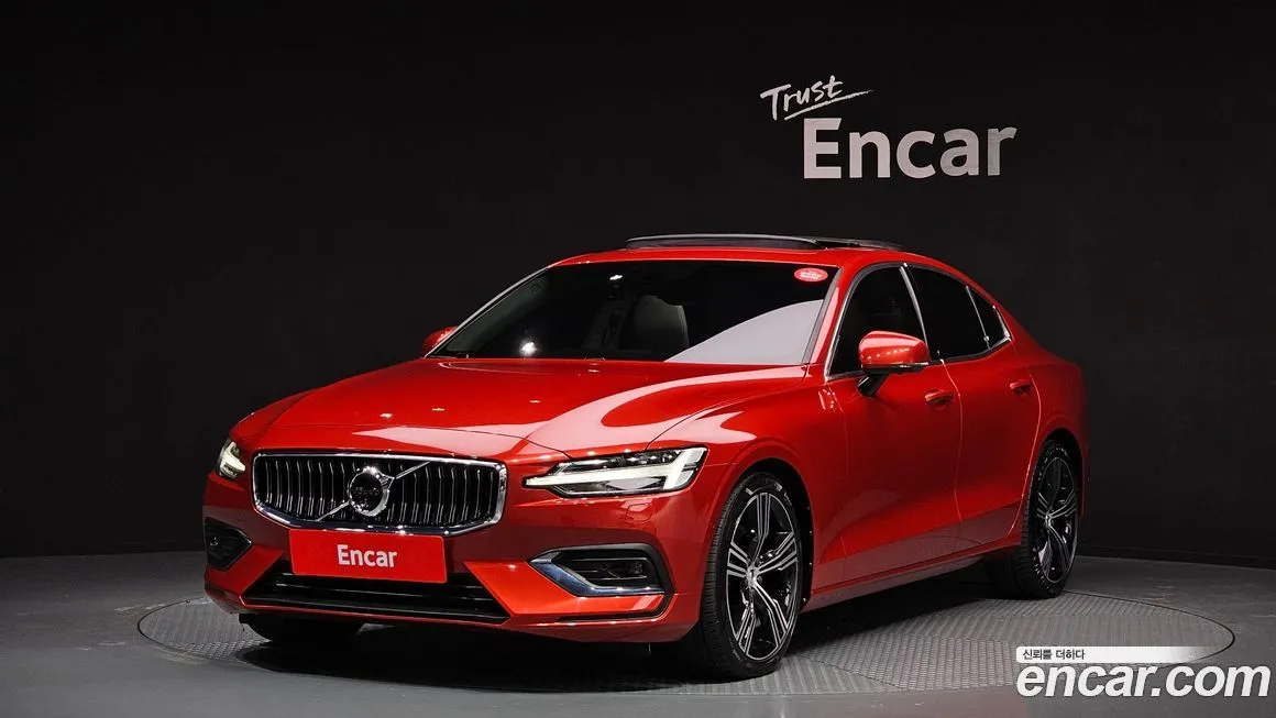 Volvo S60 — фото 1