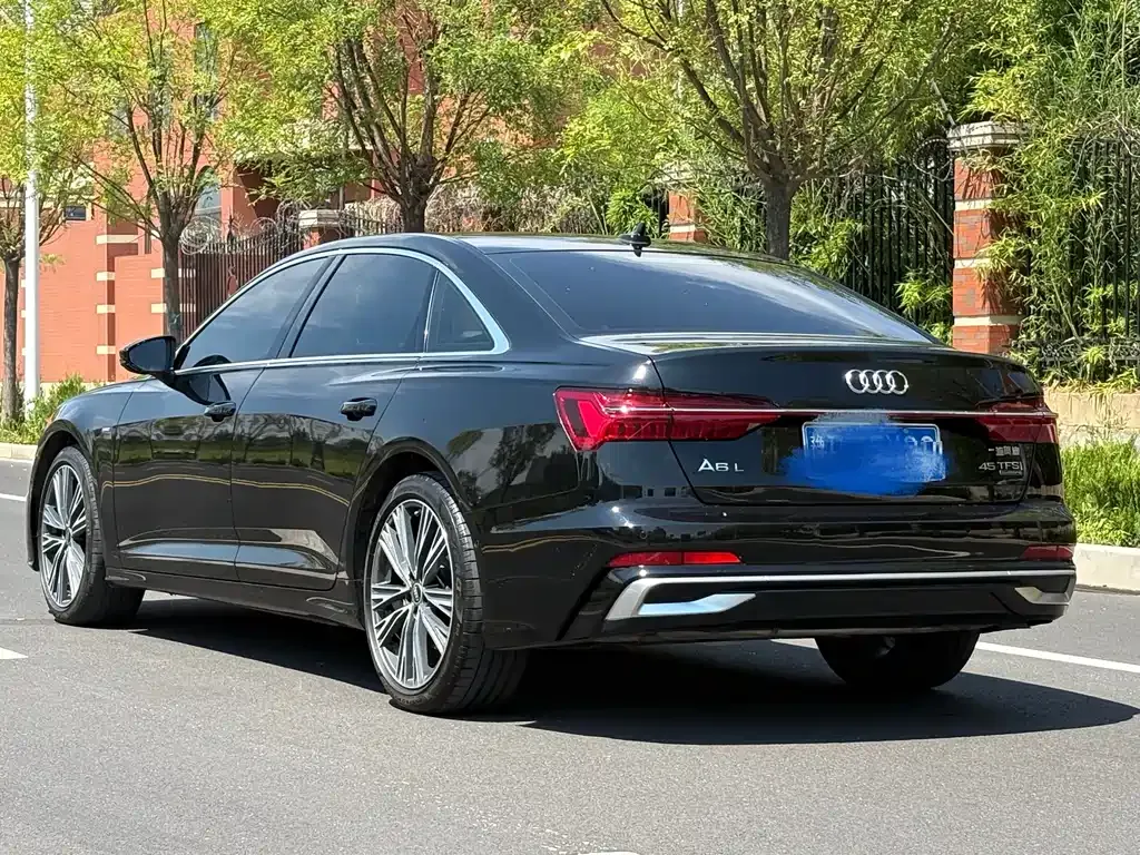 Audi A6L 2023 из CN, фото 10