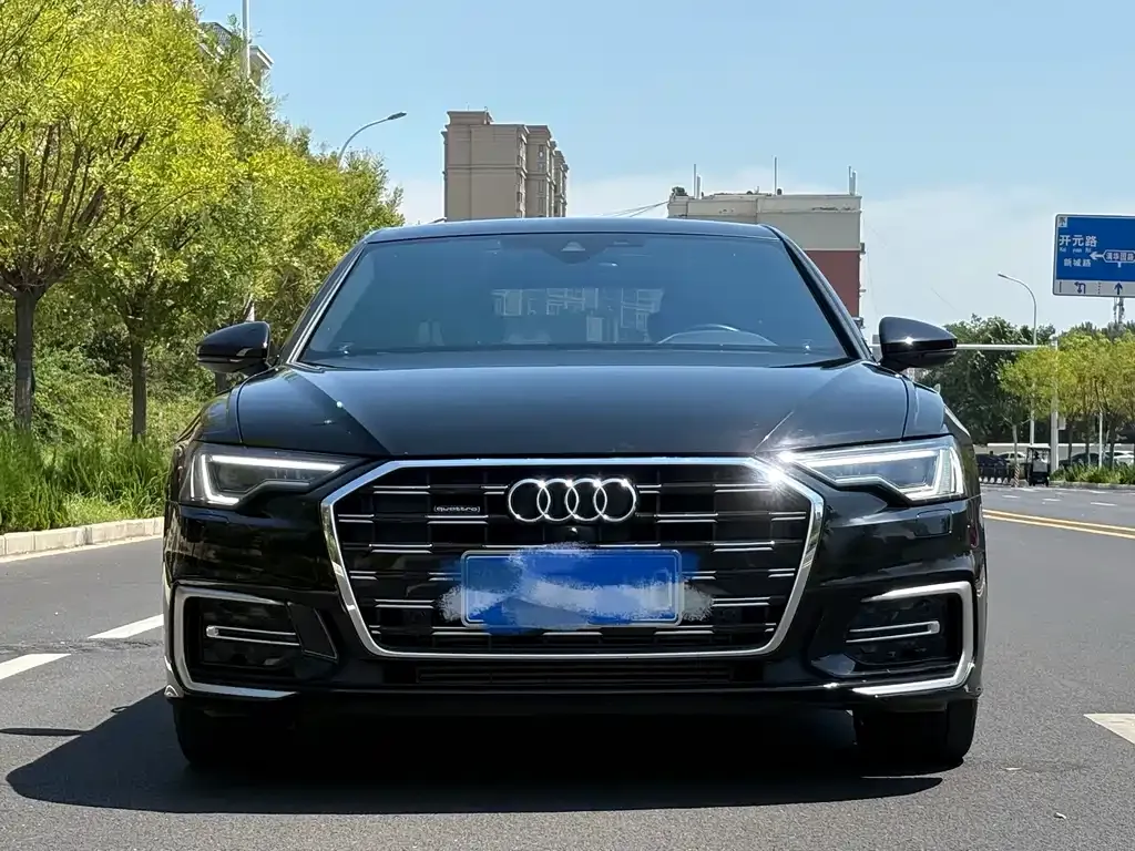 Audi A6L 2023 из CN, фото 2