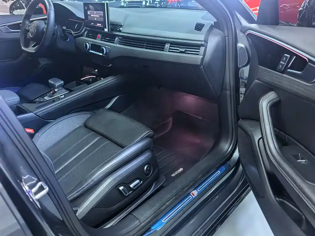 Audi A4L 2024 из CN, фото 10