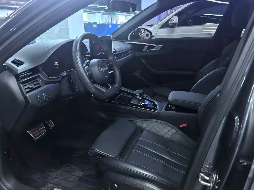 Audi A4L 2024 из CN, фото 5