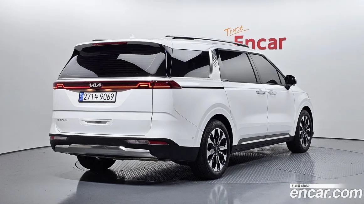 Kia Carnival — фото 2