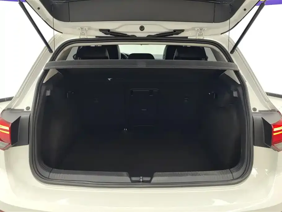 Volkswagen Golf 2021 из CN, фото 4