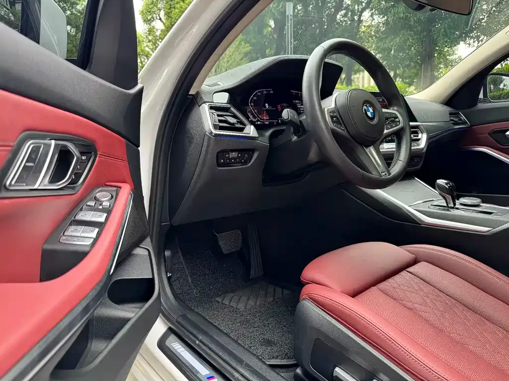 BMW 3 Series 2022 из CN, фото 4
