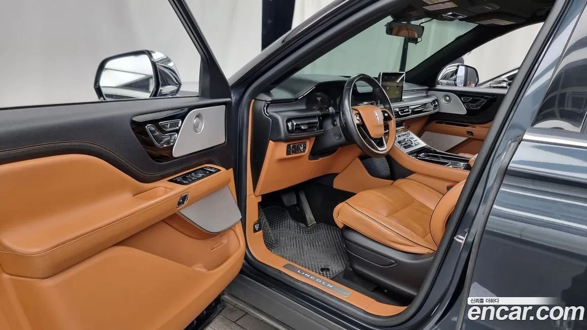 Lincoln Aviator — фото 10