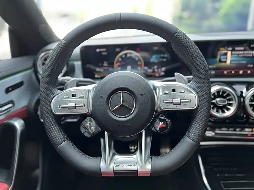 Mercedes-Benz CLA AMG — фото 5
