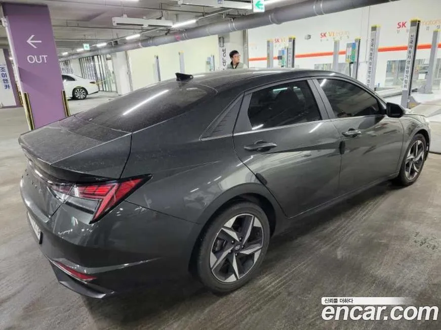 Hyundai AVANTE — фото 1