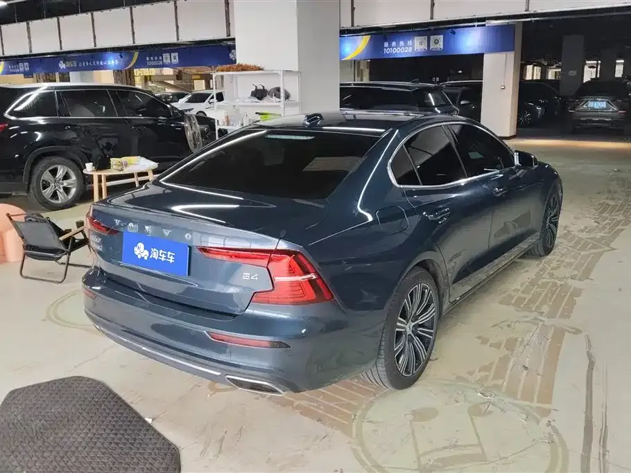 Volvo S60 2022 из CN, фото 3