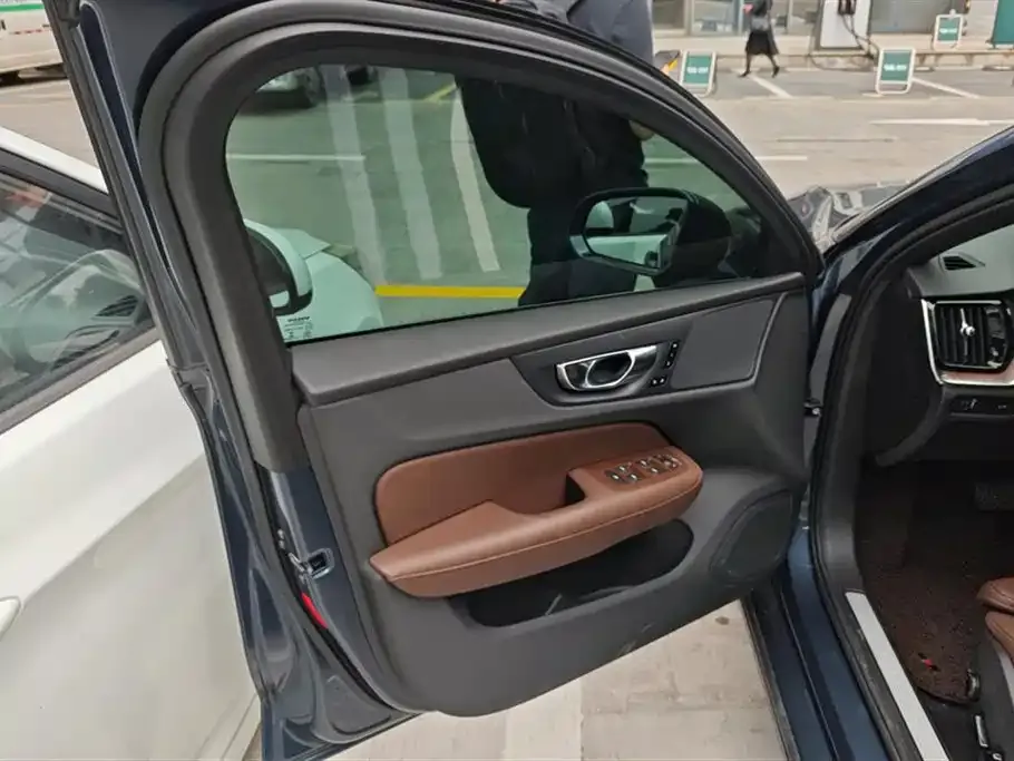 Volvo S60 2022 из CN, фото 7