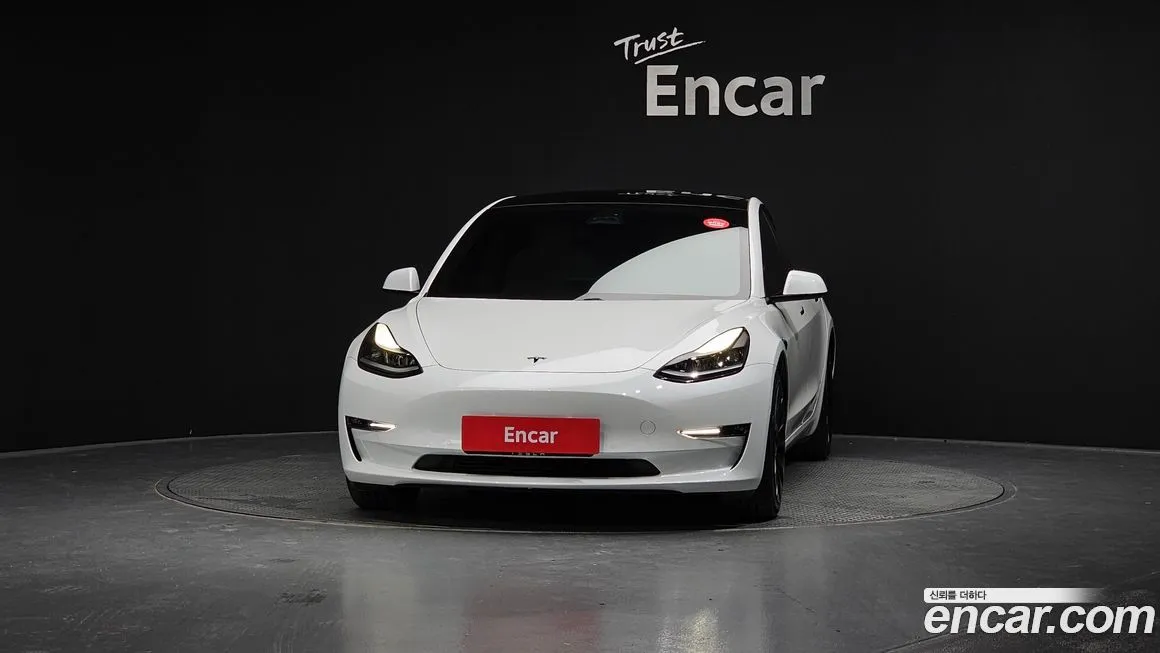 Tesla Model 3 — фото 3