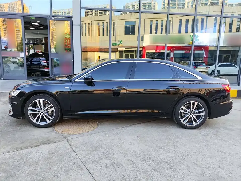 Audi A6L 2024 из CN, фото 5