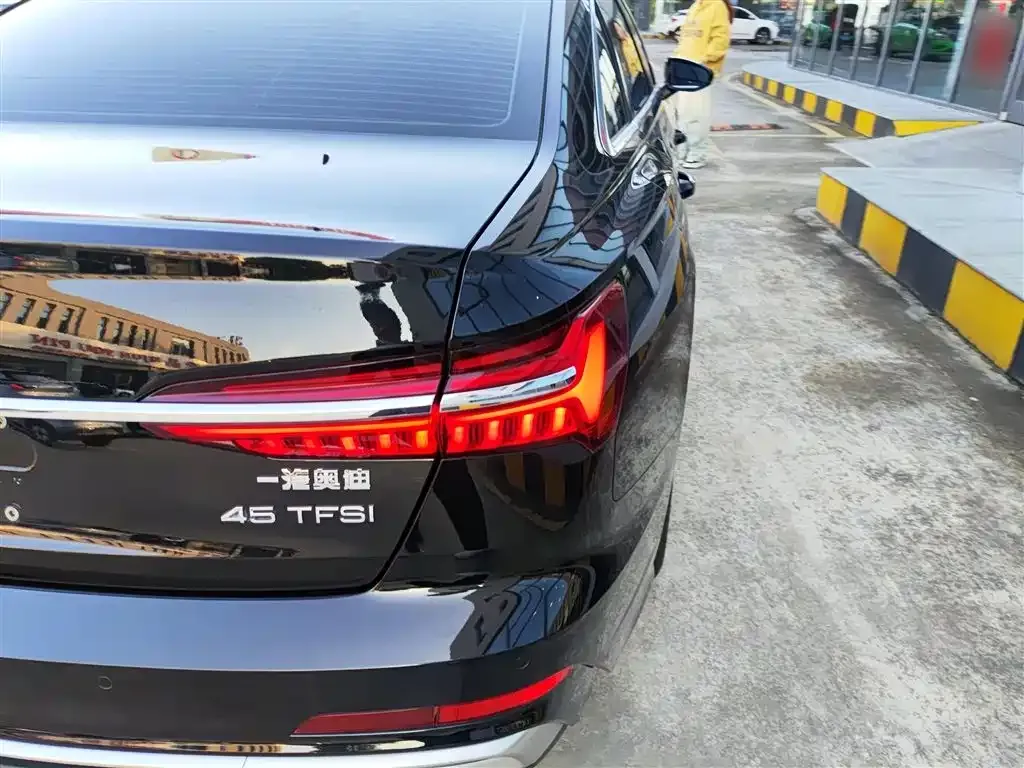 Audi A6L 2024 из CN, фото 8