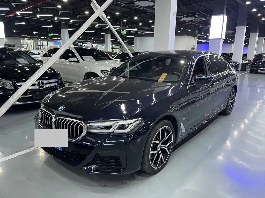 BMW 5 Series — фото 1