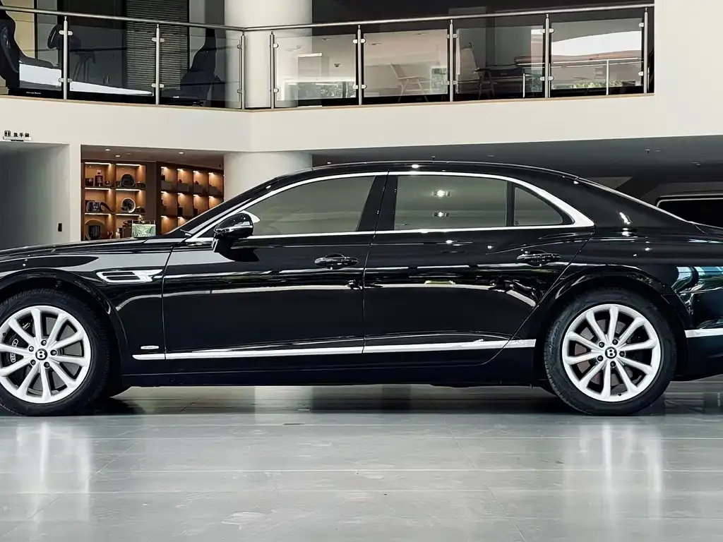 Bentley Flying Spur 2024 из CN, фото 2