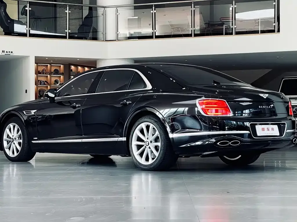 Bentley Flying Spur 2024 из CN, фото 3