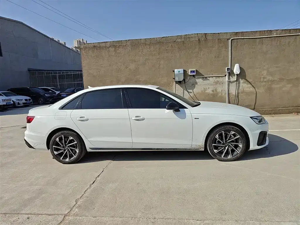 Audi A4L 2023 из CN, фото 5