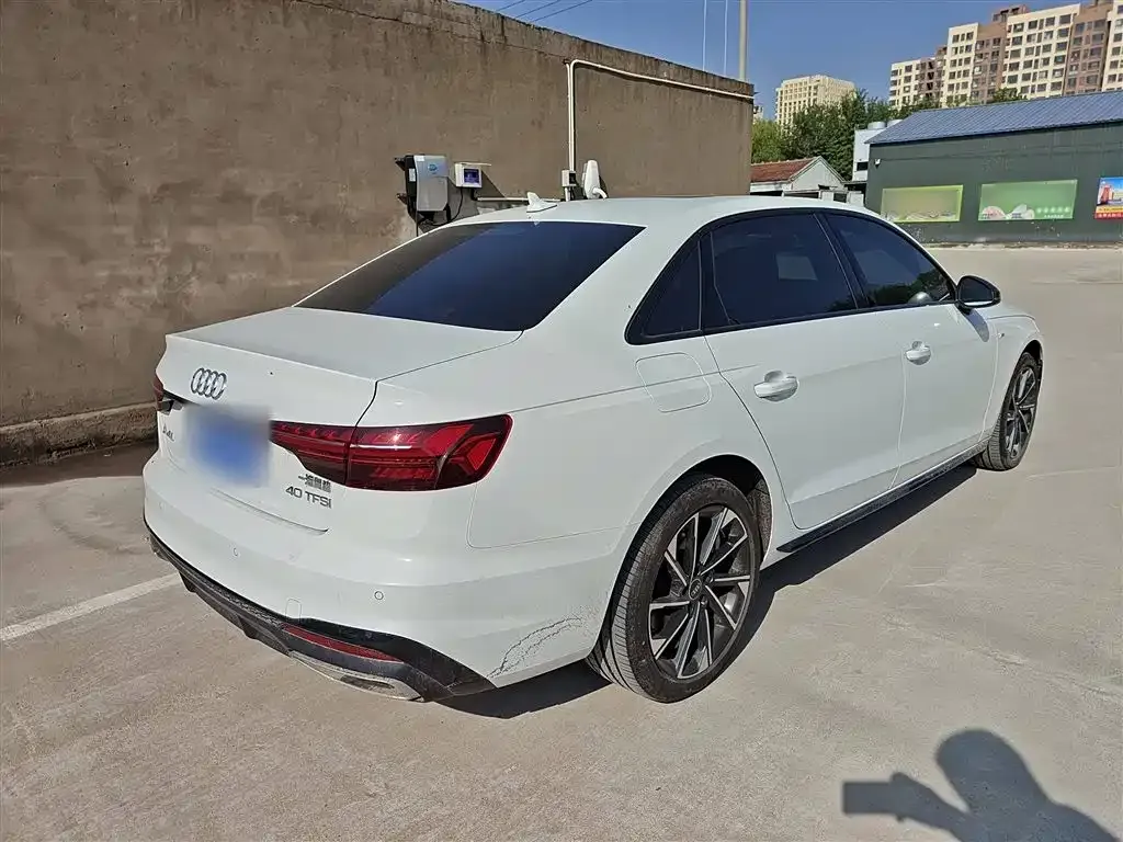 Audi A4L 2023 из CN, фото 6