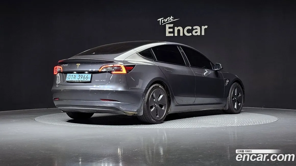 Tesla Model 3 2021 из KR, фото 2