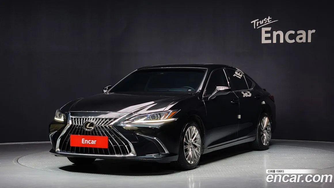 Lexus ES — фото 1