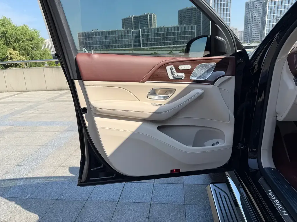 Mercedes-Benz GLS 2023 из CN, фото 8