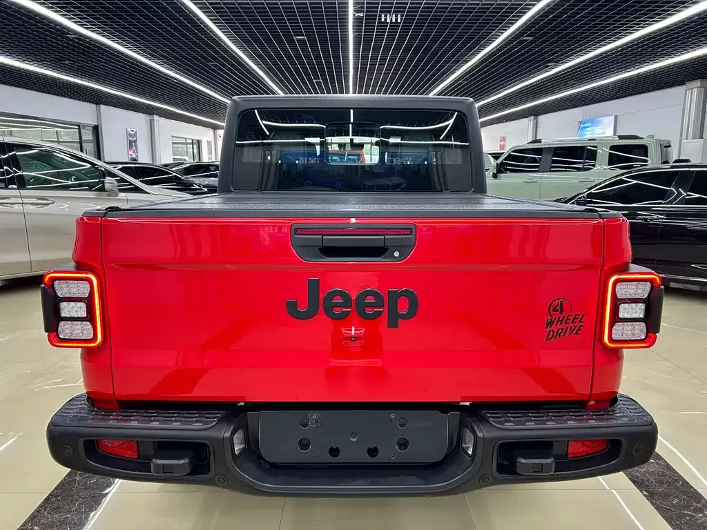 Jeep Gladiator 2023 из CN, фото 4