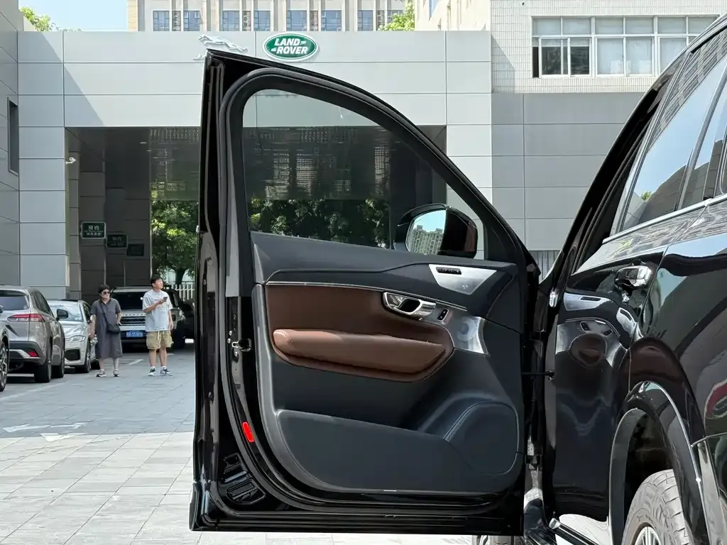 Volvo XC90 PHEV 2021 из CN, фото 5