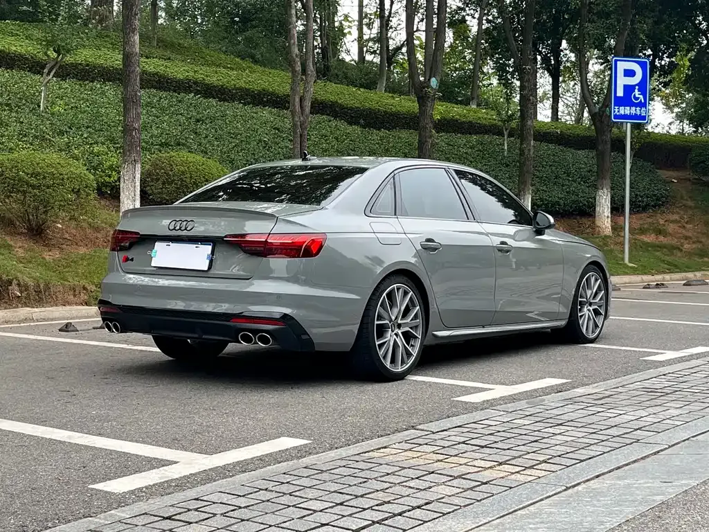 Audi S4 — фото 4