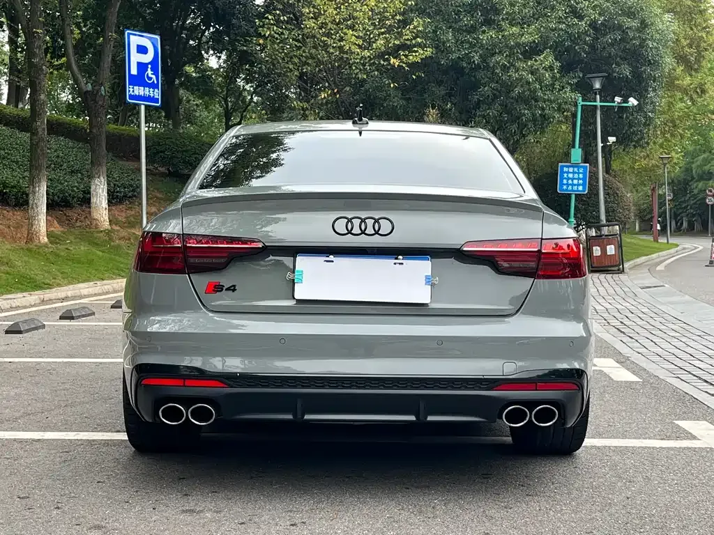 Audi S4 — фото 5