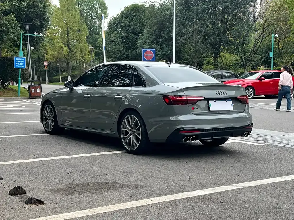 Audi S4 — фото 6