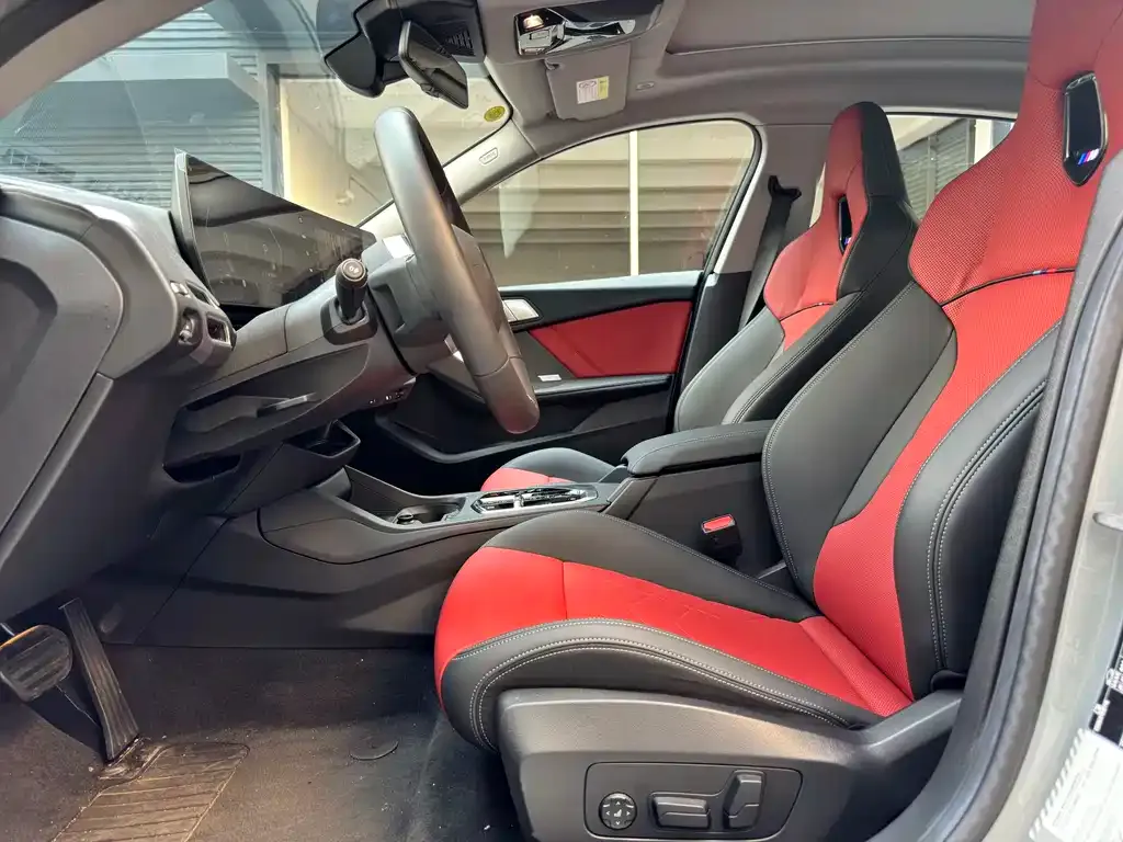 BMW 2 Series 2025 из CN, фото 8