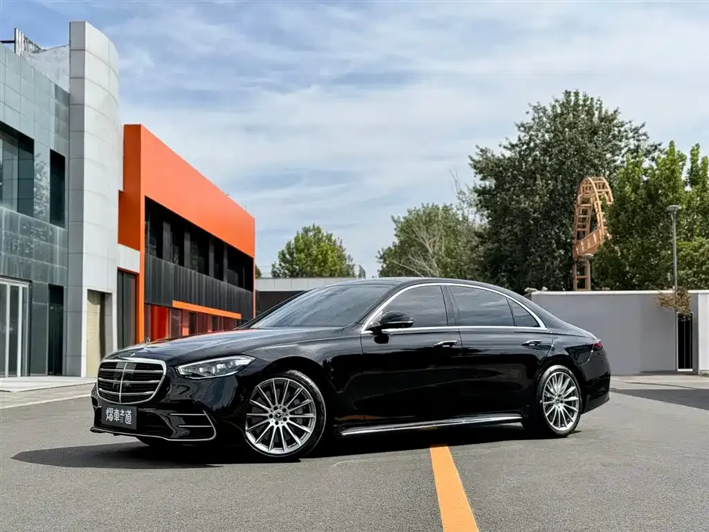 Mercedes-Benz S-Class — фото 1