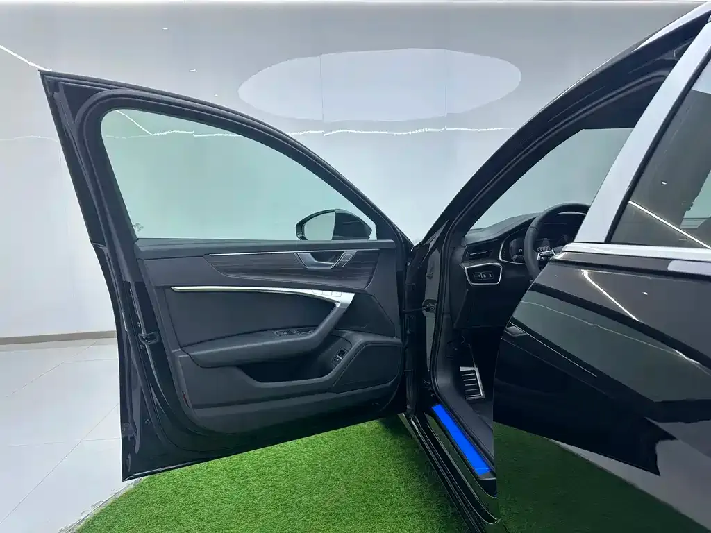 Audi A6L 2025 из CN, фото 9