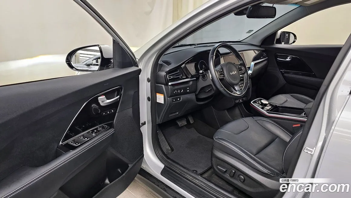Kia Niro — фото 10