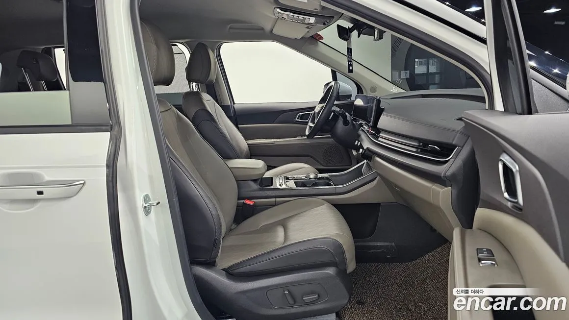 Kia Carnival — фото 10
