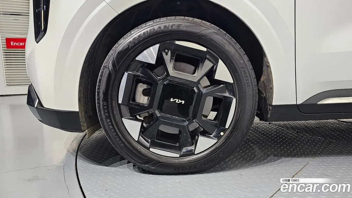 Kia Carnival — фото 5