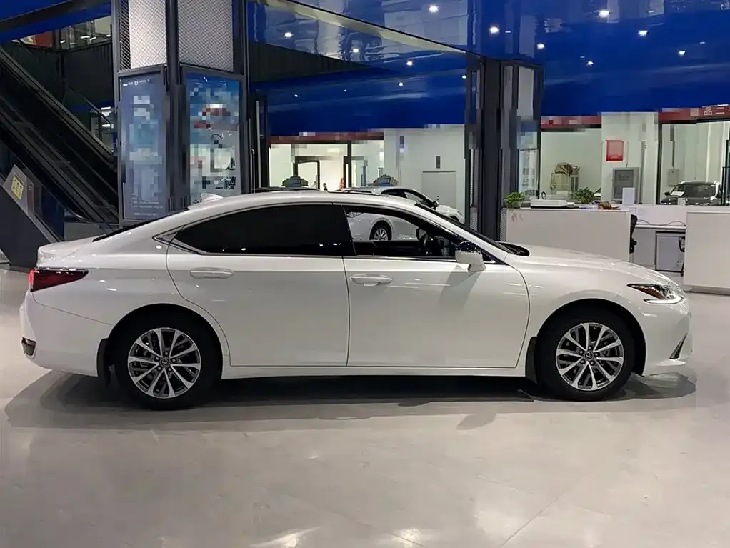 Lexus ES 2023 из CN, фото 4