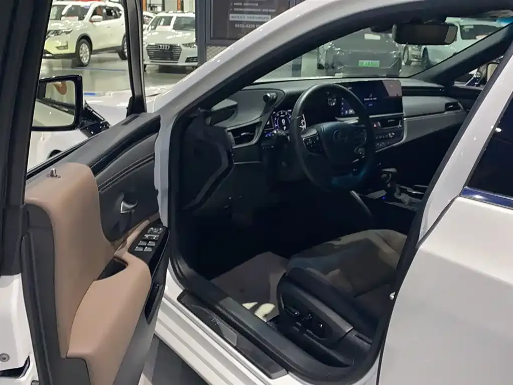 Lexus ES 2023 из CN, фото 9