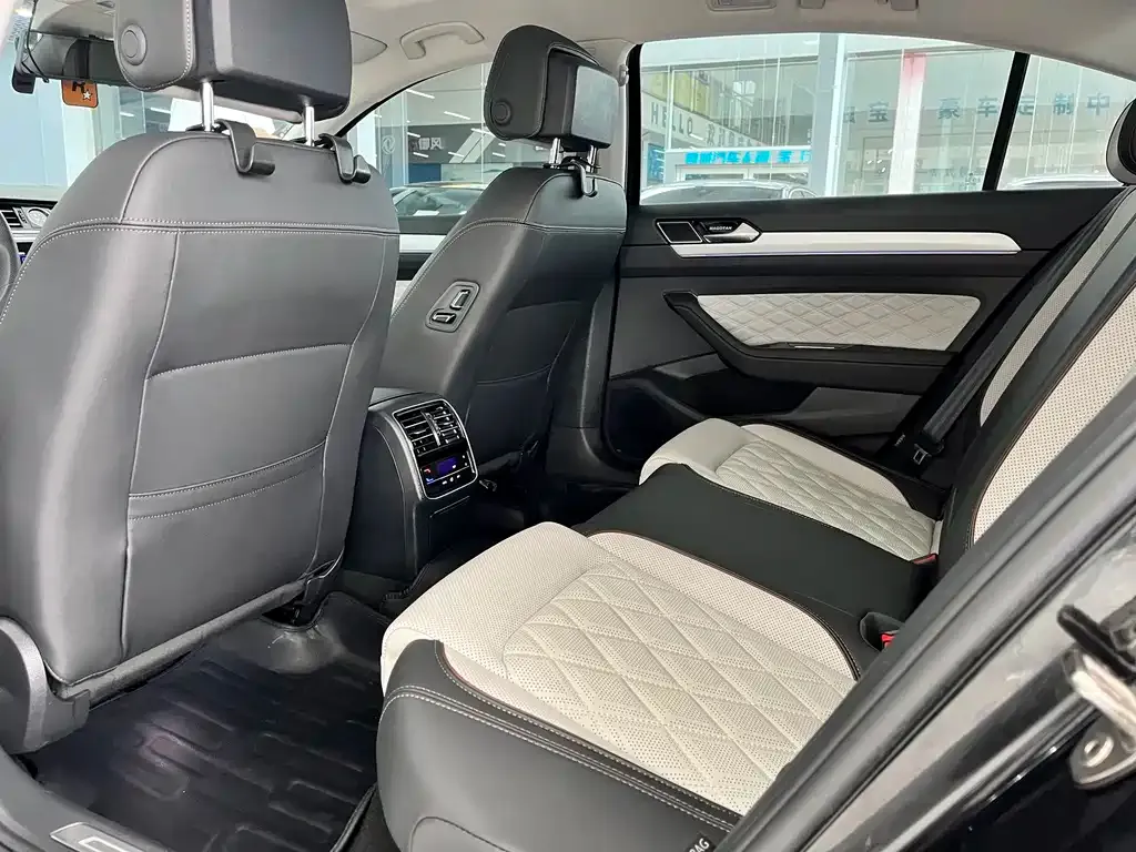 Volkswagen Magotan 2024 из CN, фото 9