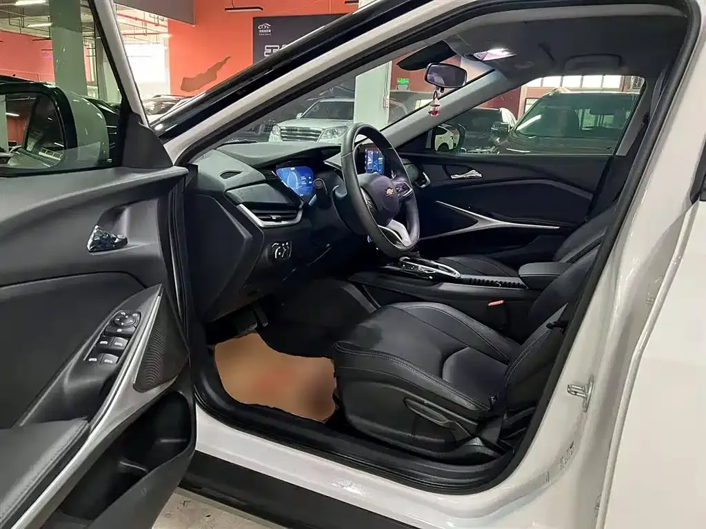 Chevrolet Menlo 2023 из CN, фото 7