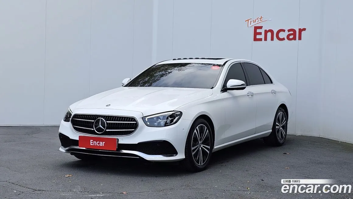 Mercedes-Benz E-Class — фото 1