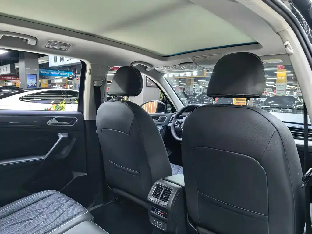 Volkswagen Tiguan L 2023 из CN, фото 10